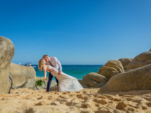 La boda de Erick y Elizabeth en Cabo San Lucas, Baja California Sur 13