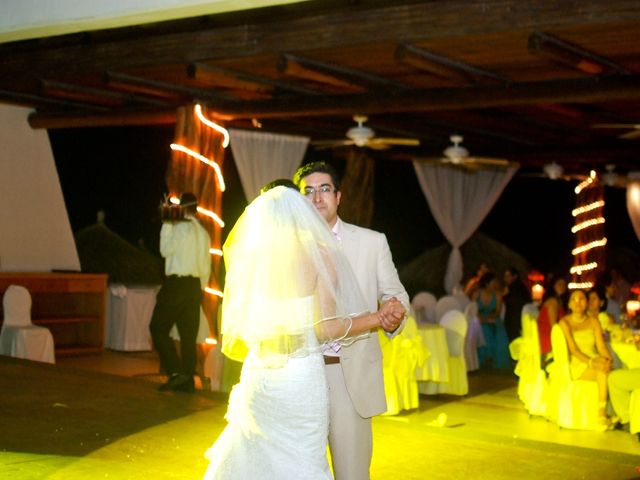 La boda de Javier y Dana en Ixtapa Zihuatanejo, Guerrero 9