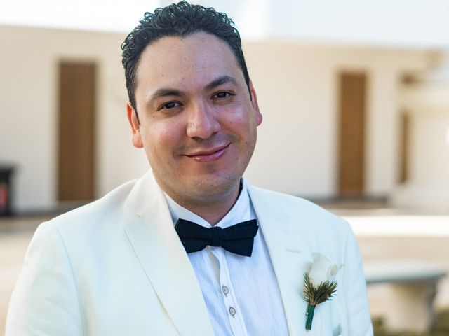 La boda de Odín y Elizabeth en Cancún, Quintana Roo 34