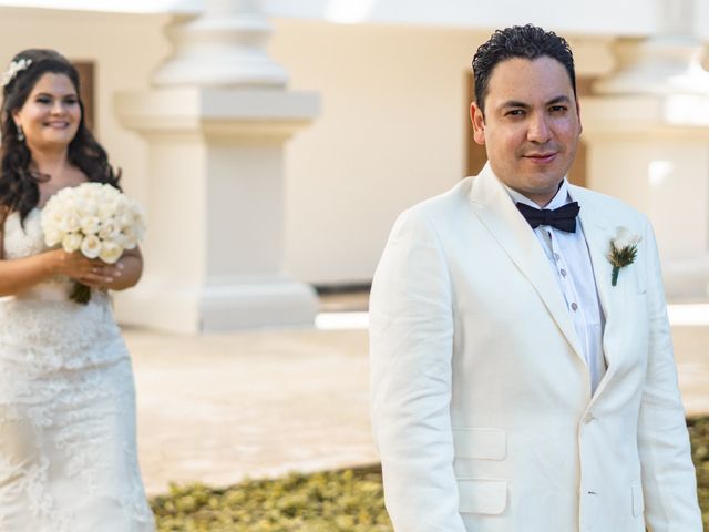 La boda de Odín y Elizabeth en Cancún, Quintana Roo 35
