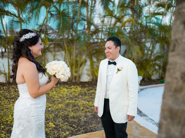 La boda de Odín y Elizabeth en Cancún, Quintana Roo 36