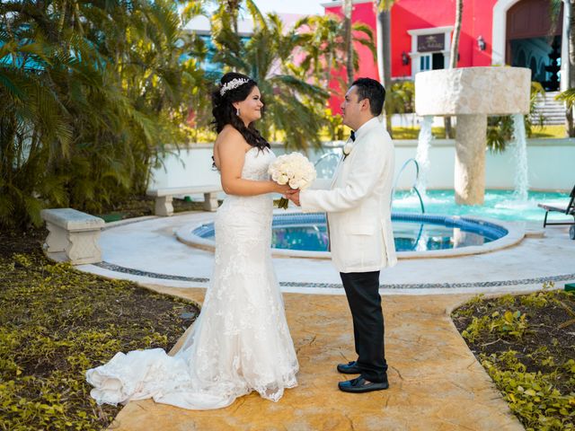 La boda de Odín y Elizabeth en Cancún, Quintana Roo 39