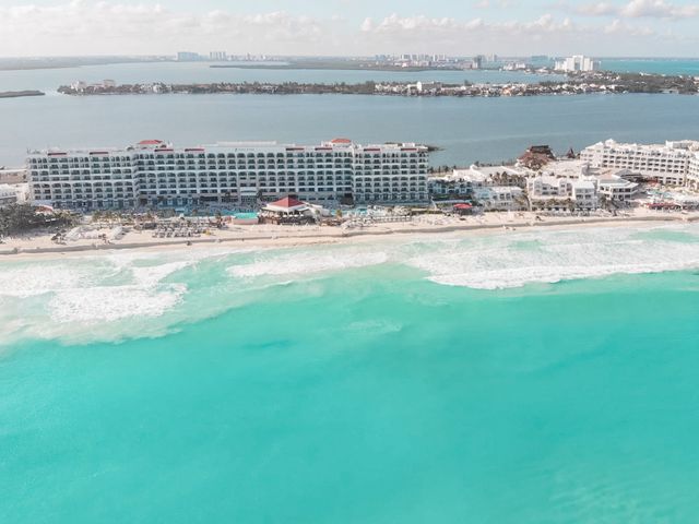La boda de Odín y Elizabeth en Cancún, Quintana Roo 40