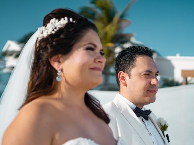 La boda de Odín y Elizabeth en Cancún, Quintana Roo 56