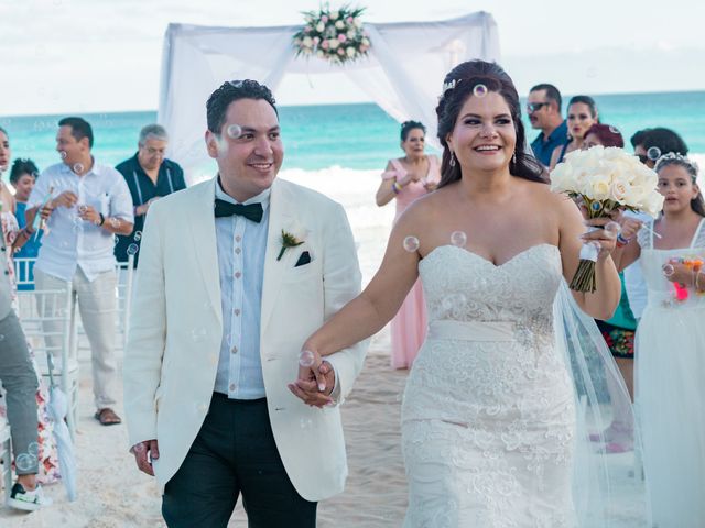 La boda de Odín y Elizabeth en Cancún, Quintana Roo 60
