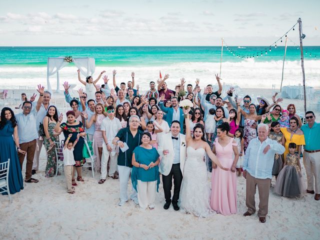 La boda de Odín y Elizabeth en Cancún, Quintana Roo 62