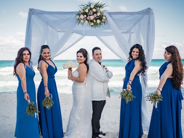 La boda de Odín y Elizabeth en Cancún, Quintana Roo 65