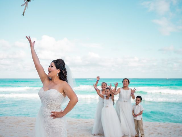 La boda de Odín y Elizabeth en Cancún, Quintana Roo 67