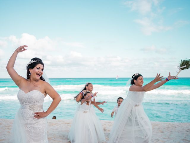 La boda de Odín y Elizabeth en Cancún, Quintana Roo 68