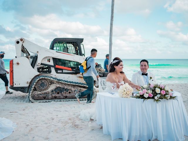La boda de Odín y Elizabeth en Cancún, Quintana Roo 73