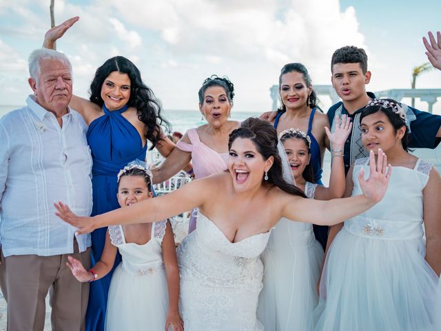 La boda de Odín y Elizabeth en Cancún, Quintana Roo 74