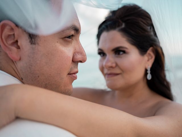 La boda de Odín y Elizabeth en Cancún, Quintana Roo 77