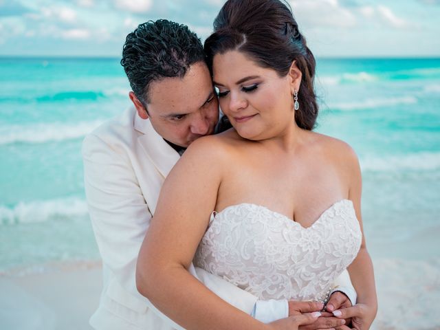 La boda de Odín y Elizabeth en Cancún, Quintana Roo 79