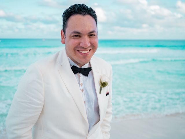 La boda de Odín y Elizabeth en Cancún, Quintana Roo 80