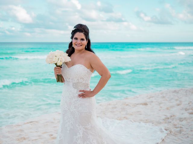 La boda de Odín y Elizabeth en Cancún, Quintana Roo 82