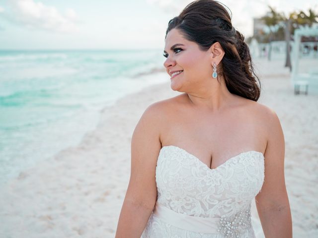 La boda de Odín y Elizabeth en Cancún, Quintana Roo 83