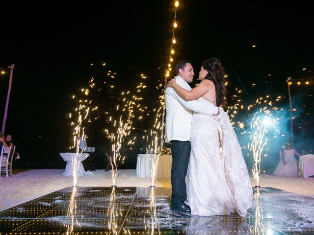 La boda de Odín y Elizabeth en Cancún, Quintana Roo 92