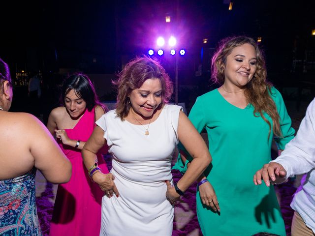 La boda de Odín y Elizabeth en Cancún, Quintana Roo 99