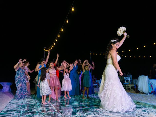 La boda de Odín y Elizabeth en Cancún, Quintana Roo 102