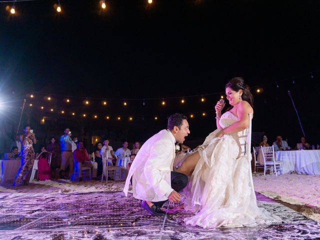 La boda de Odín y Elizabeth en Cancún, Quintana Roo 104
