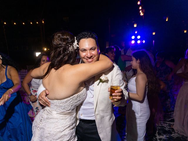 La boda de Odín y Elizabeth en Cancún, Quintana Roo 107