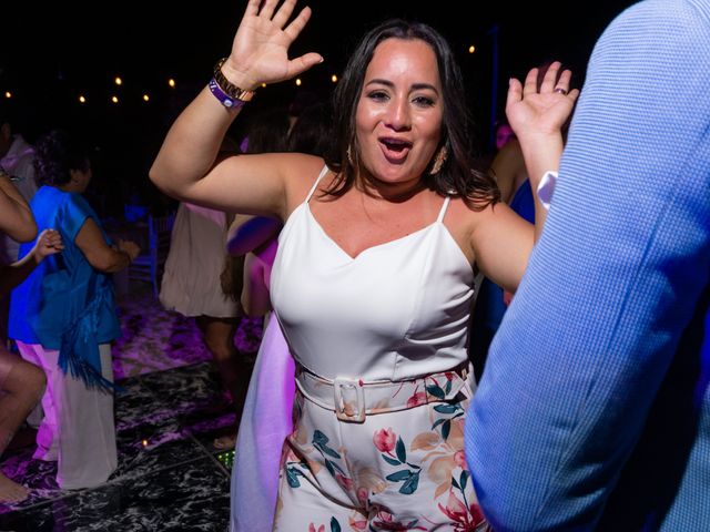 La boda de Odín y Elizabeth en Cancún, Quintana Roo 108