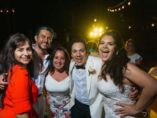 La boda de Odín y Elizabeth en Cancún, Quintana Roo 111