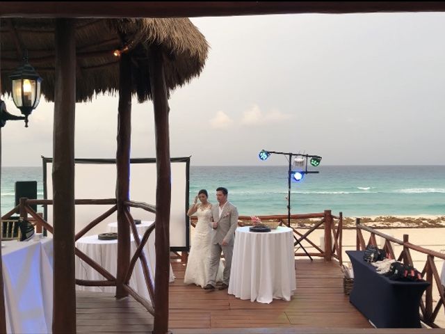 La boda de Adolfo  y Azalia  en Cancún, Quintana Roo 4