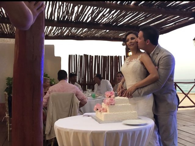 La boda de Adolfo  y Azalia  en Cancún, Quintana Roo 6