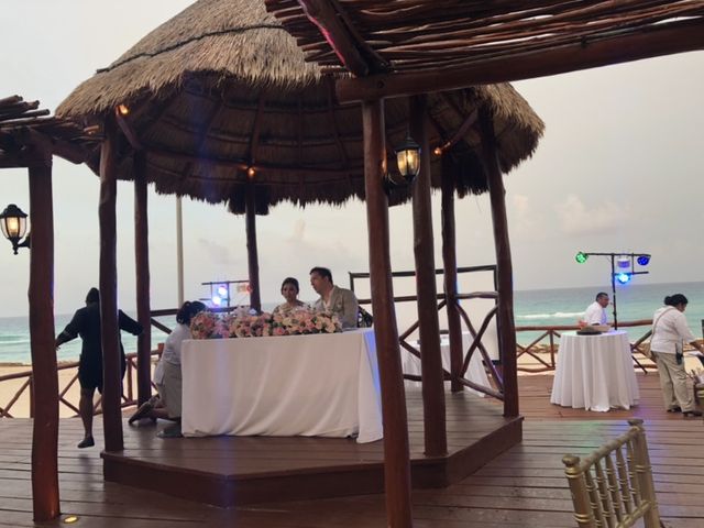 La boda de Adolfo  y Azalia  en Cancún, Quintana Roo 7