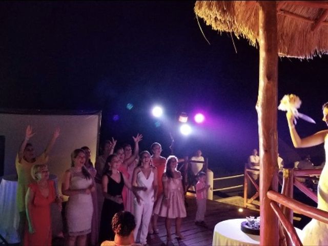 La boda de Adolfo  y Azalia  en Cancún, Quintana Roo 13