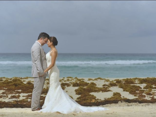 La boda de Adolfo  y Azalia  en Cancún, Quintana Roo 1