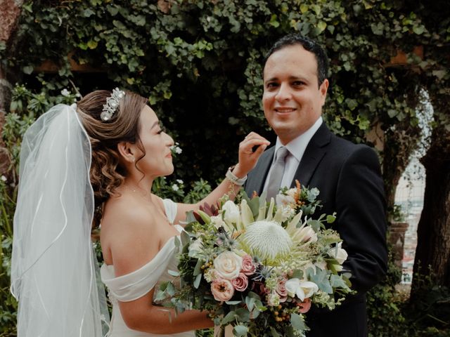 La boda de Christian y Cynthia en Toluca, Estado México 12