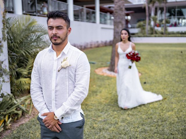 La boda de Adrián y Alejandra en Cancún, Quintana Roo 34