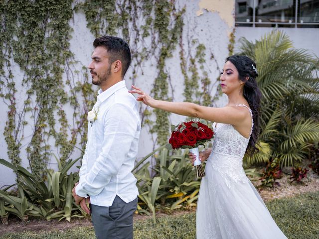 La boda de Adrián y Alejandra en Cancún, Quintana Roo 35