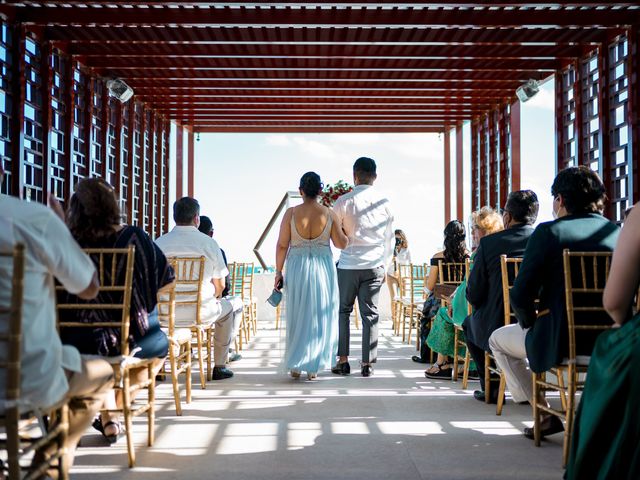 La boda de Adrián y Alejandra en Cancún, Quintana Roo 40