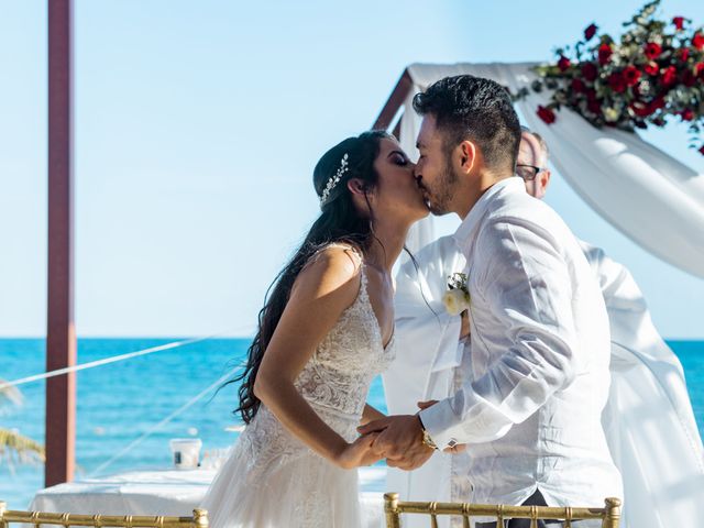 La boda de Adrián y Alejandra en Cancún, Quintana Roo 52