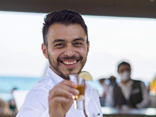 La boda de Adrián y Alejandra en Cancún, Quintana Roo 77