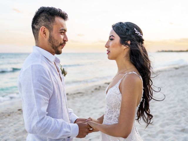 La boda de Adrián y Alejandra en Cancún, Quintana Roo 86