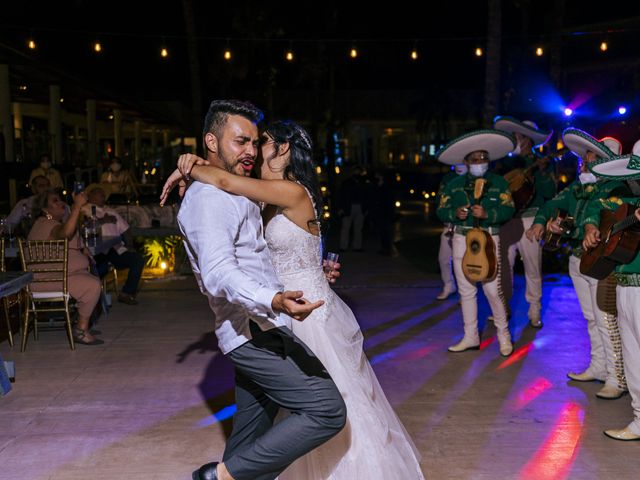 La boda de Adrián y Alejandra en Cancún, Quintana Roo 112