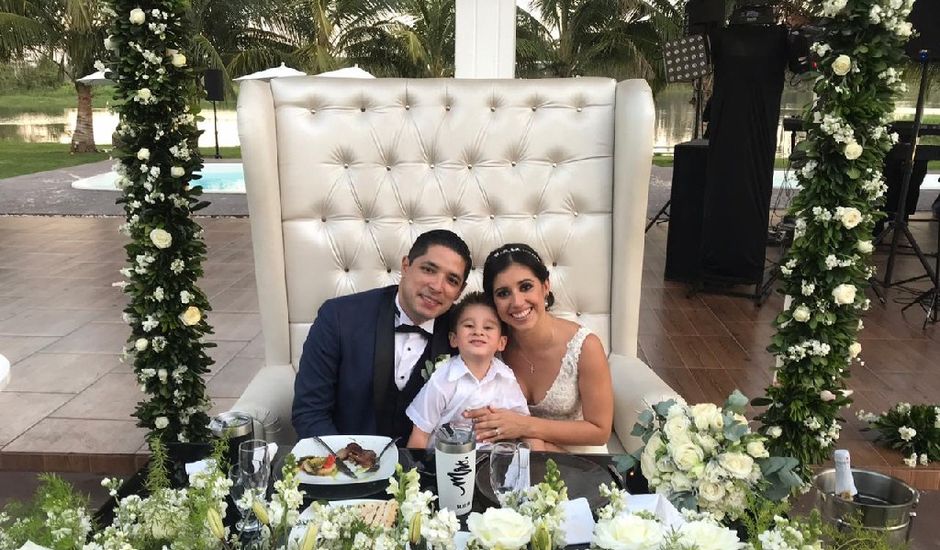 La boda de Alexie  y Luis Antonio en Medellín, Veracruz