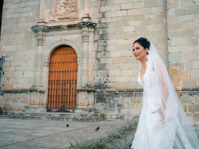 La boda de Leonardo y Mireille en Oaxaca, Oaxaca 17