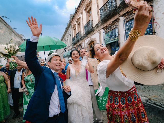 La boda de Leonardo y Mireille en Oaxaca, Oaxaca 61