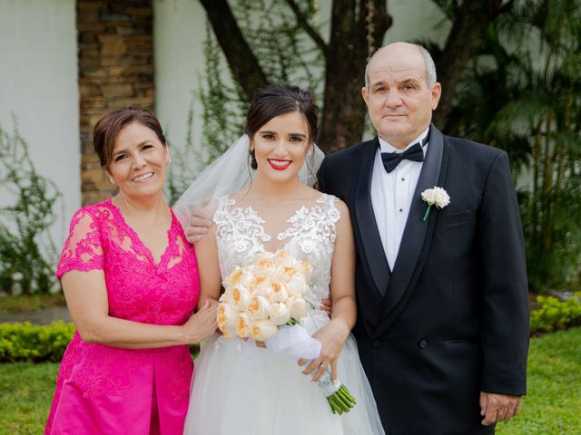La boda de Armando y Fátima en Monterrey, Nuevo León 31