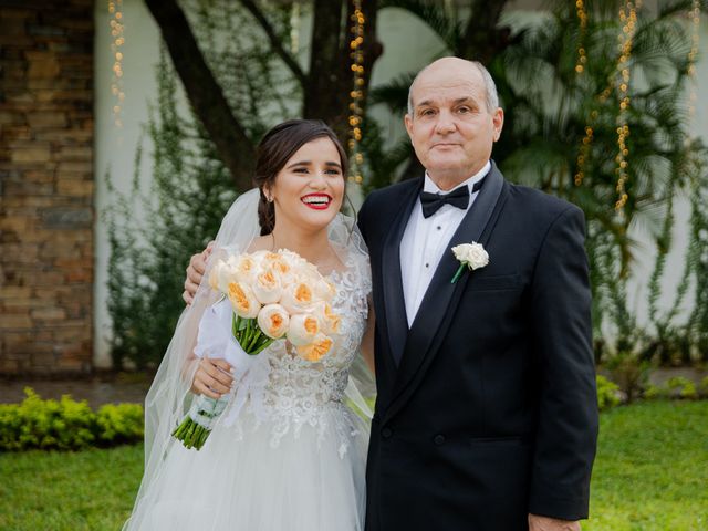 La boda de Armando y Fátima en Monterrey, Nuevo León 33