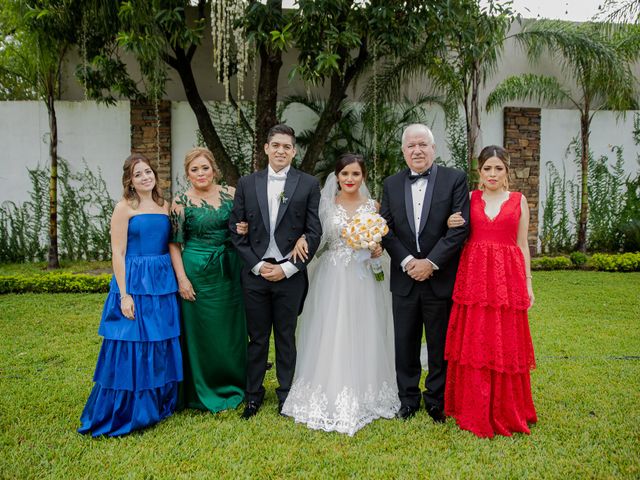 La boda de Armando y Fátima en Monterrey, Nuevo León 35
