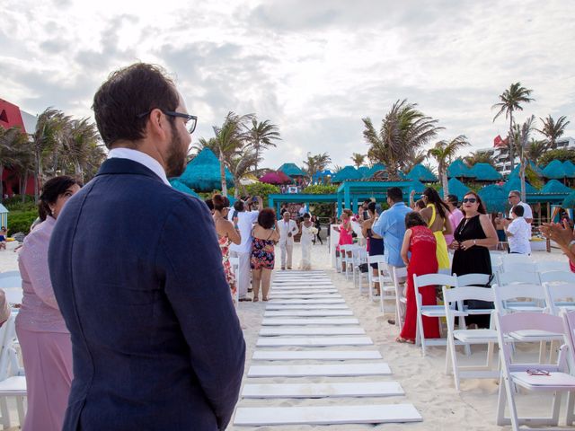 La boda de Arturo y Claudia en Cancún, Quintana Roo 71