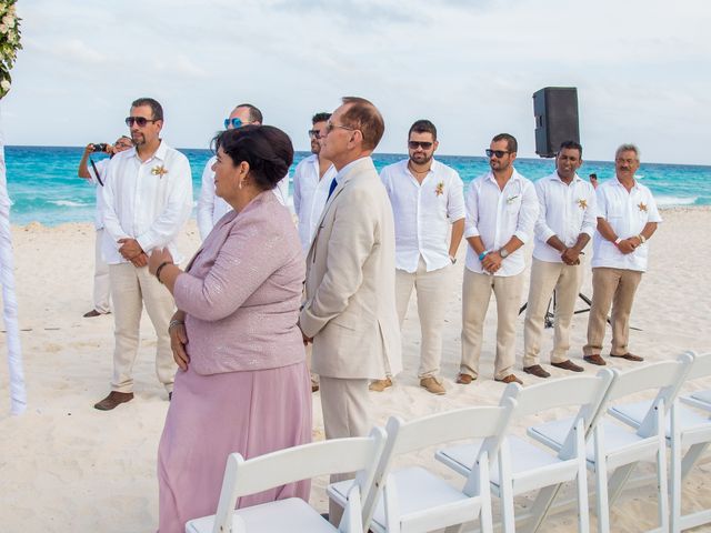La boda de Arturo y Claudia en Cancún, Quintana Roo 75