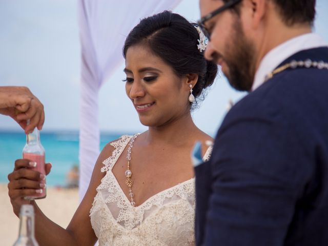 La boda de Arturo y Claudia en Cancún, Quintana Roo 86