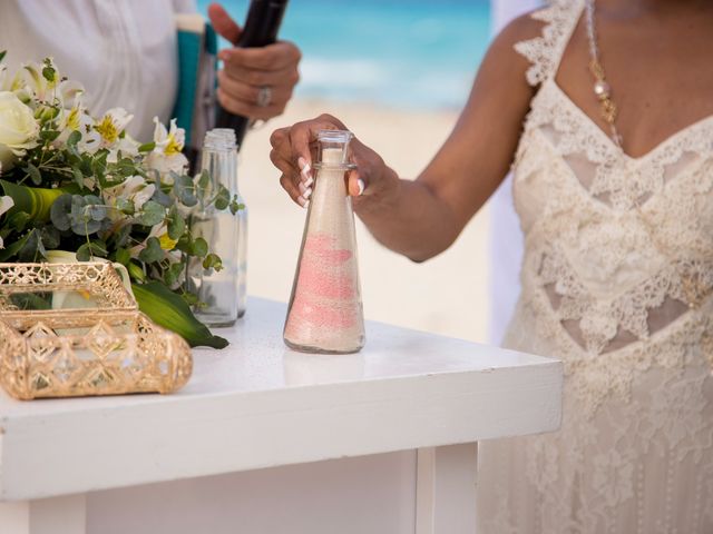 La boda de Arturo y Claudia en Cancún, Quintana Roo 89